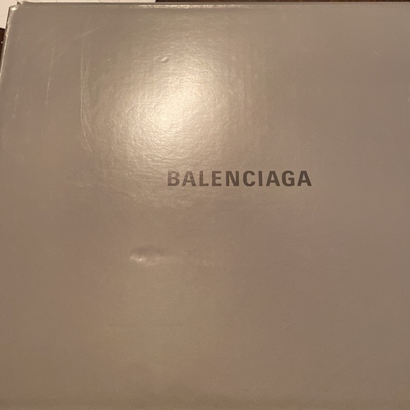 Balenciaga kids sandals - Never worn- Authentic - Picture 13 of 14